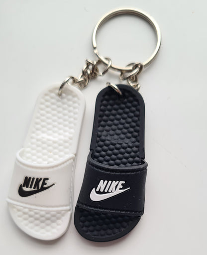 1 x NIKE Black & White MINI SLIDERS KEYRING WITH SHOE BOX