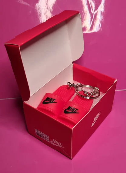 1 x NIKE Red/Black MINI SLIDERS KEYRING WITH SHOE BOX