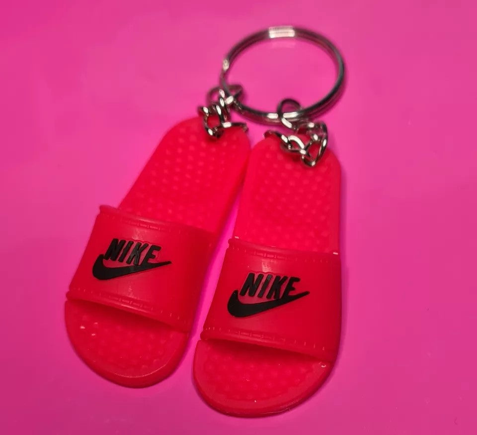 1 x NIKE Red/Black MINI SLIDERS KEYRING WITH SHOE BOX