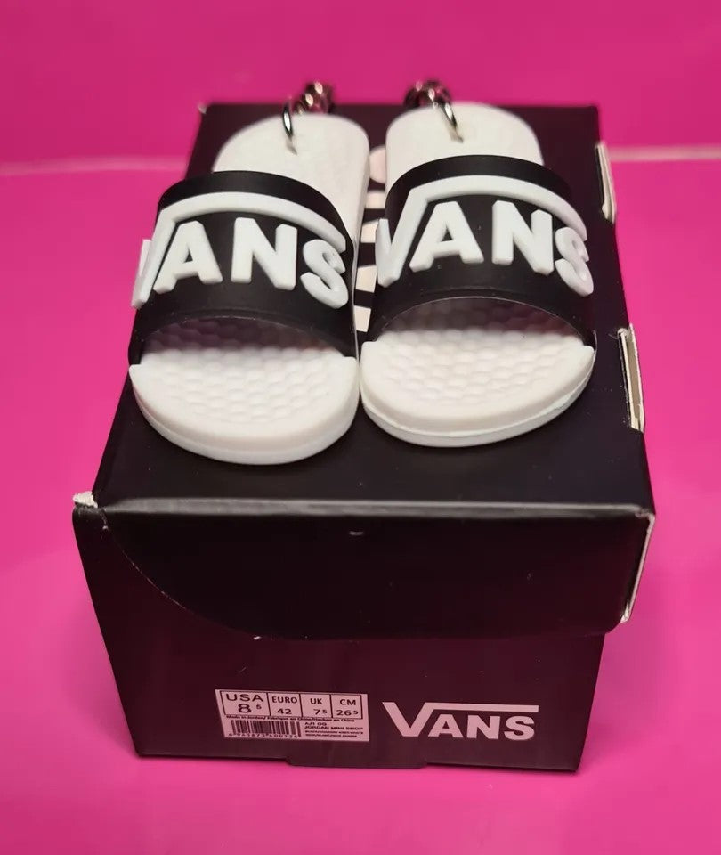 1 x VANS Black/White MINI SLIDERS KEYRING WITH SHOE BOX