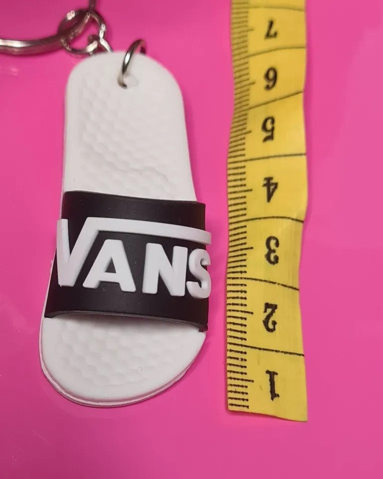 1 x VANS Black/White MINI SLIDERS KEYRING WITH SHOE BOX